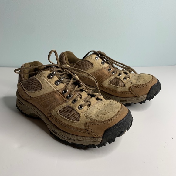 new balance 748 outdoor walking shoes